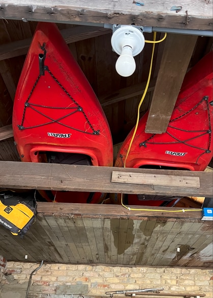 Kayaks - 211 W Mallory St