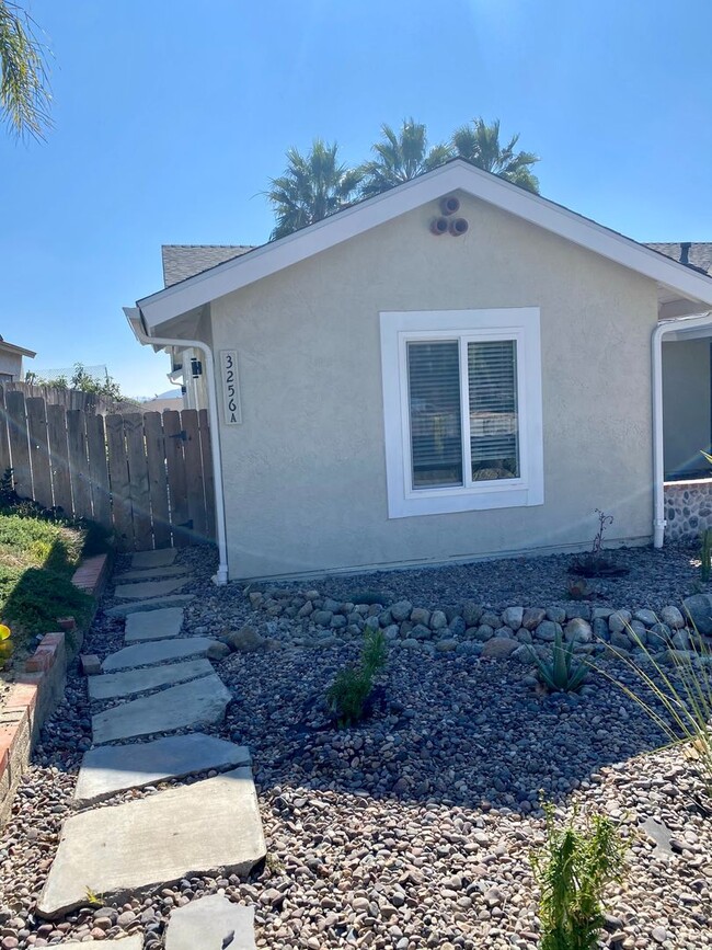 Building Photo - 3256 Carr Dr