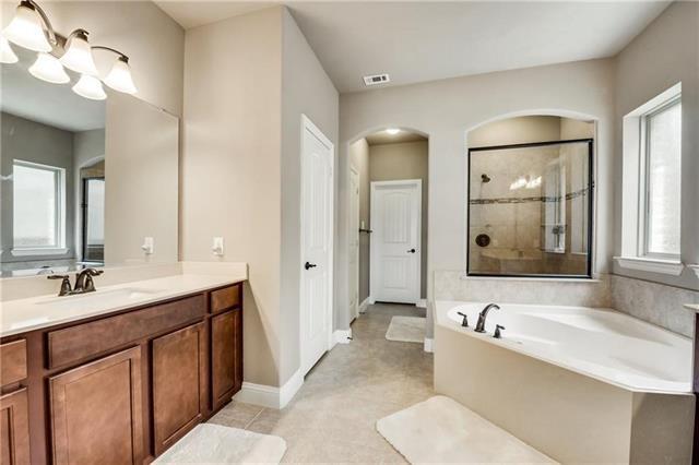 Building Photo - 1025 Spring Falls Dr
