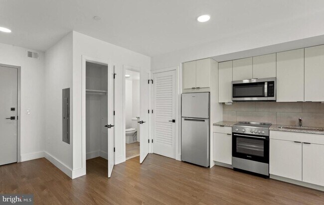 Building Photo - 2415 37th St NW