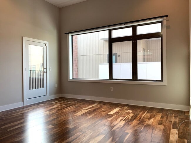 Building Photo - Stunning 3-Bed Townhome with Garage in Northern Liberties! Available mid-July!