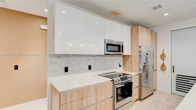 Building Photo - 545 SW 11th St