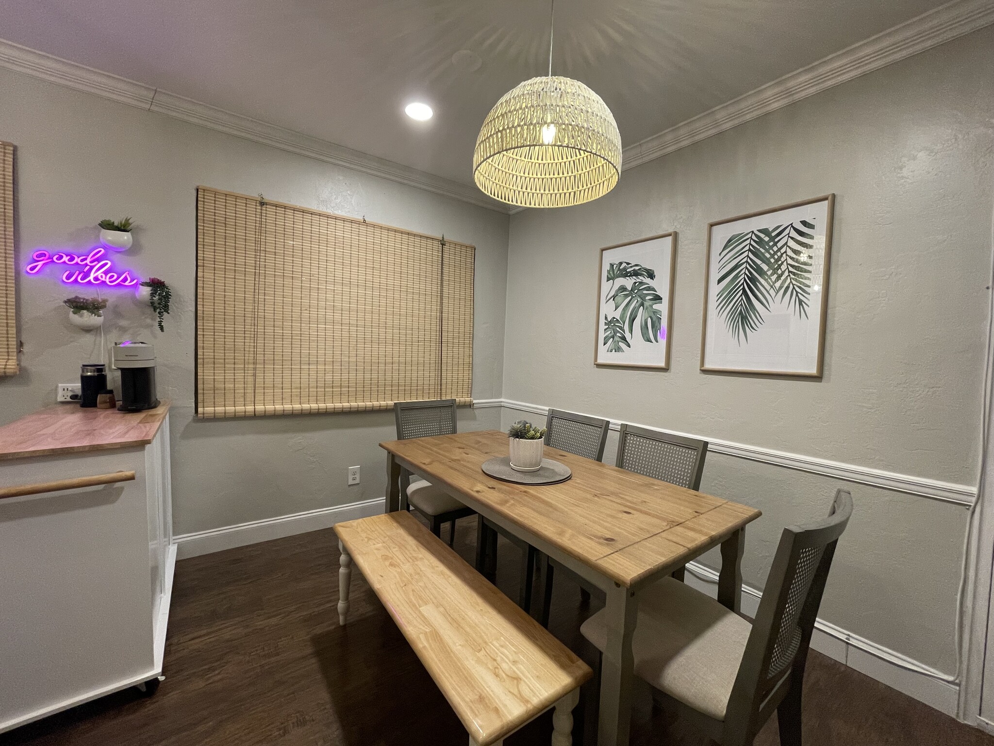 Dining Room/Coffee Bar - 7510 Dickens Ave