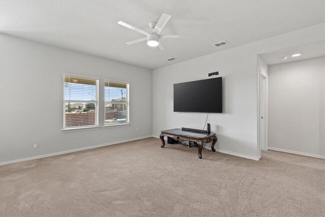 Building Photo - Move-In Ready 3BR/2BA Home with Garage & Private Fenced Yard!