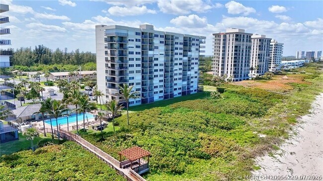 Building Photo - 4250 N Hwy A1A