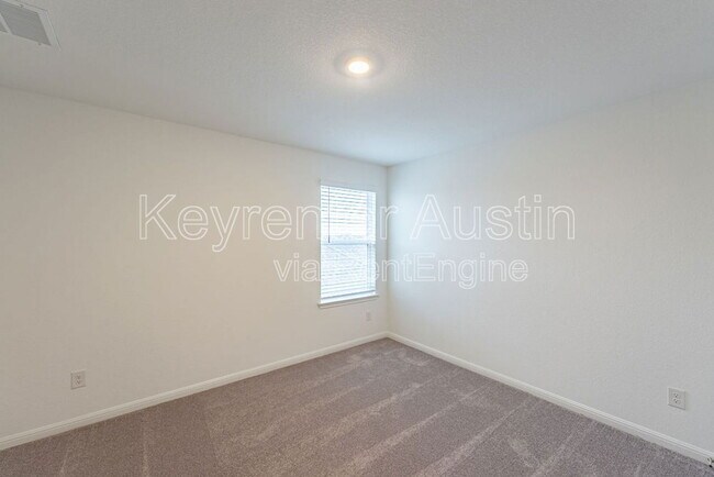 Building Photo - 210 Flowers Ave