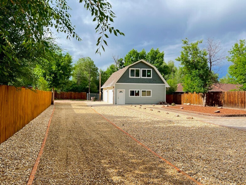 Building Photo - 200 W Cheyenne Rd