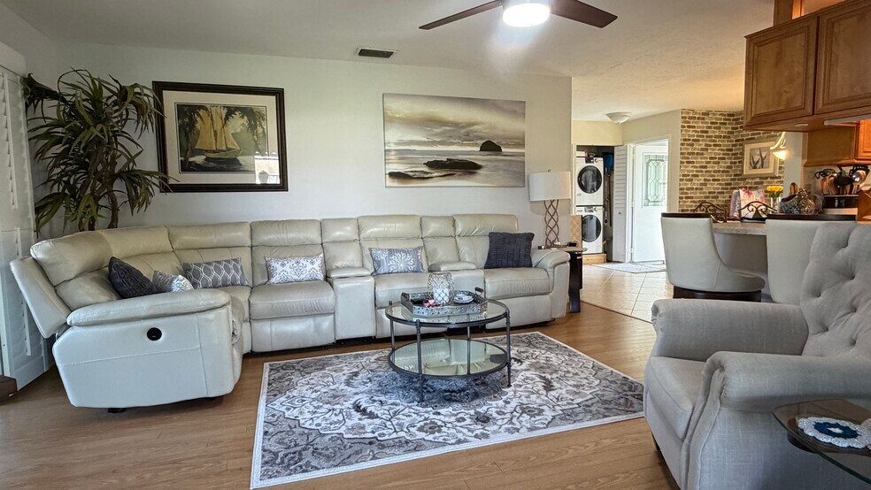 Building Photo - 5227 SE Sea Island Way