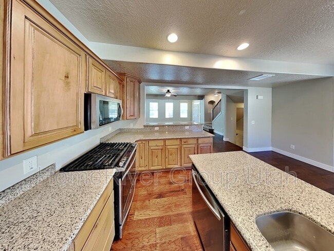 Building Photo - 10981 Topview Rd