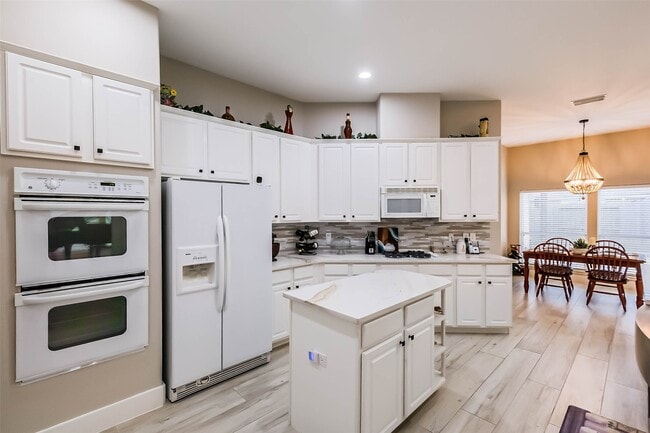 Building Photo - 10010 Forest Spring Ln