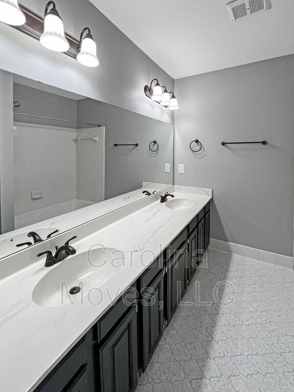 Building Photo - 419 Sparrow Hawk Ct