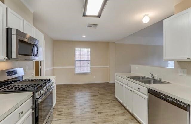 Building Photo - 9210 Rosewell Ct