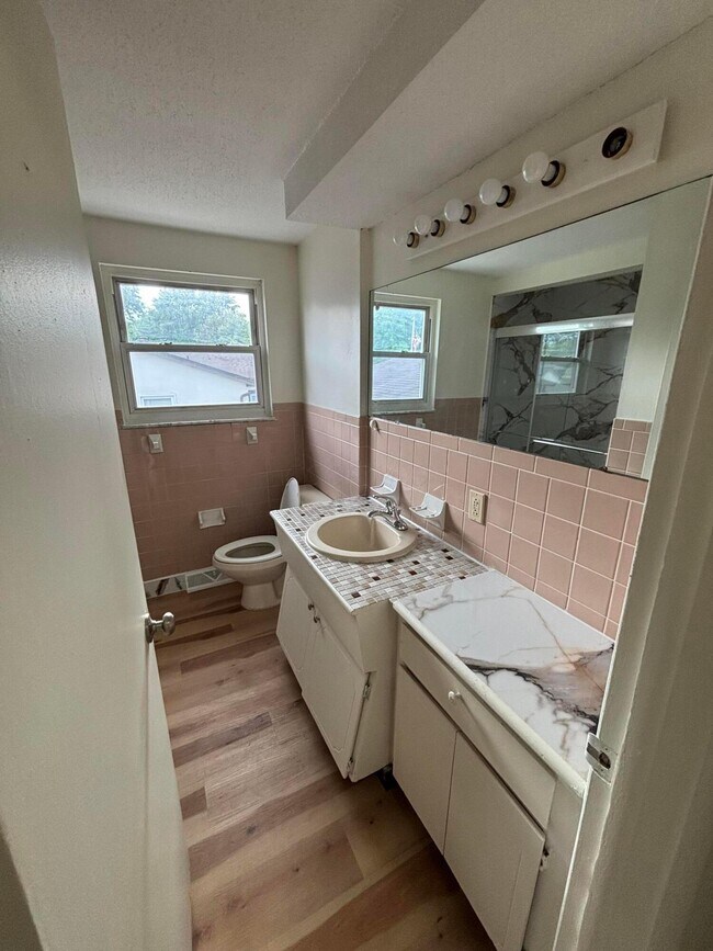 Building Photo - 4900 Kresge Dr