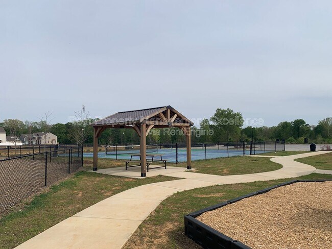 Building Photo - 150 Steppe Wy