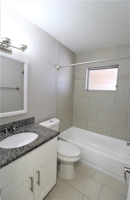 Building Photo - 3001 Bee Ridge Rd