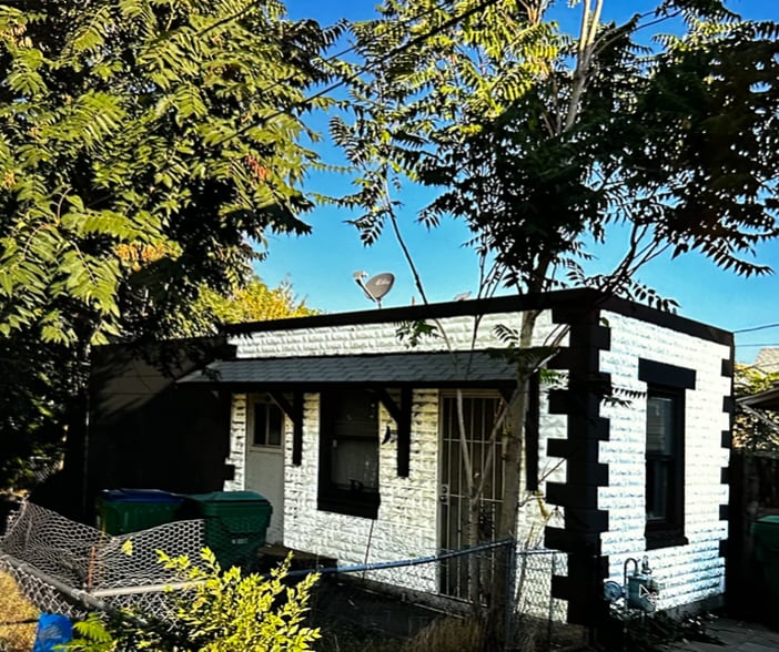 Primary Photo - 625 Eureka Ave