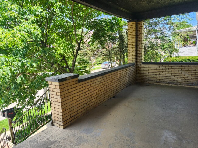 Building Photo - 818 Beaver Rd
