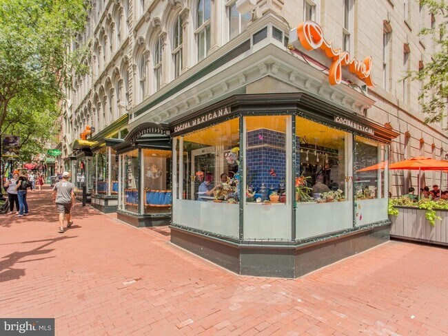 Building Photo - 616 E St NW