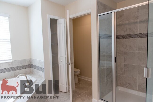 Building Photo - 11931 Hometown Pl