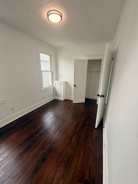 Building Photo - 107 Bridgeport Ave