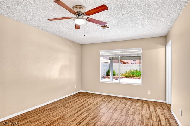 Building Photo - 933 Derringer Ln