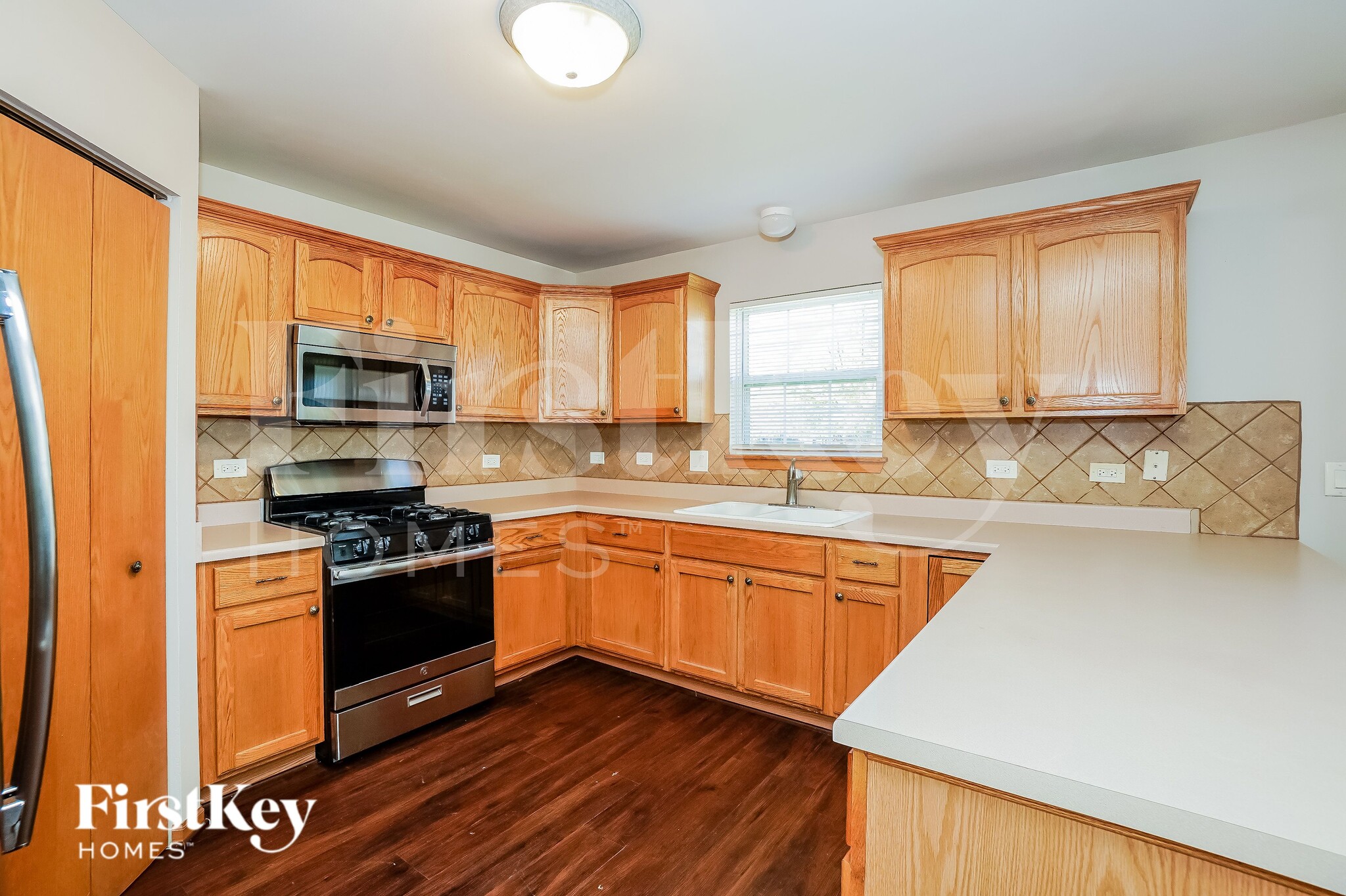 Building Photo - 16460 Kingsbrook Dr