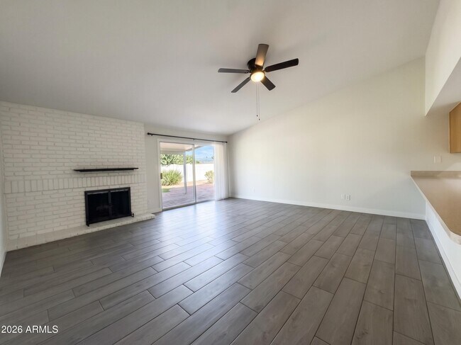 Building Photo - 4222 E Winnetka Dr