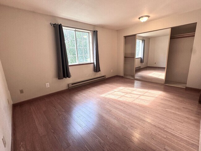 Building Photo - Prime Gig Harbor Location – Modern 2-Bedroom, 2-Bath Townhouse for Rent