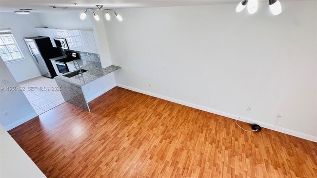 Building Photo - 5610 NW 114th Pl