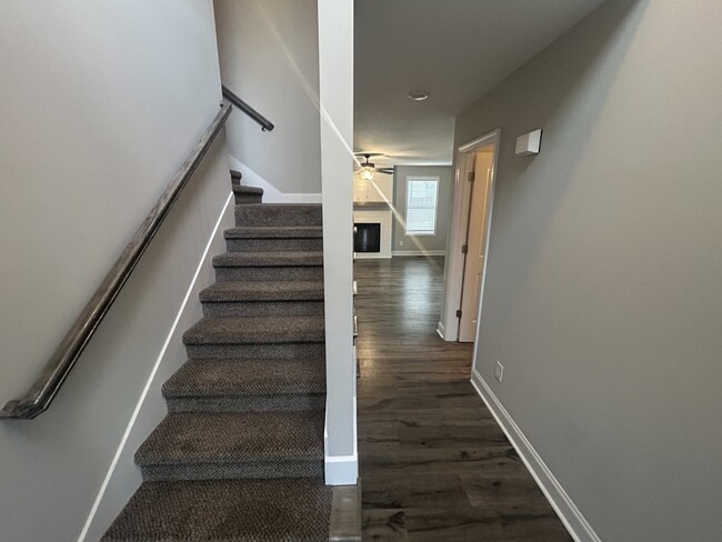 Building Photo - 1176 Elizabeth Ln