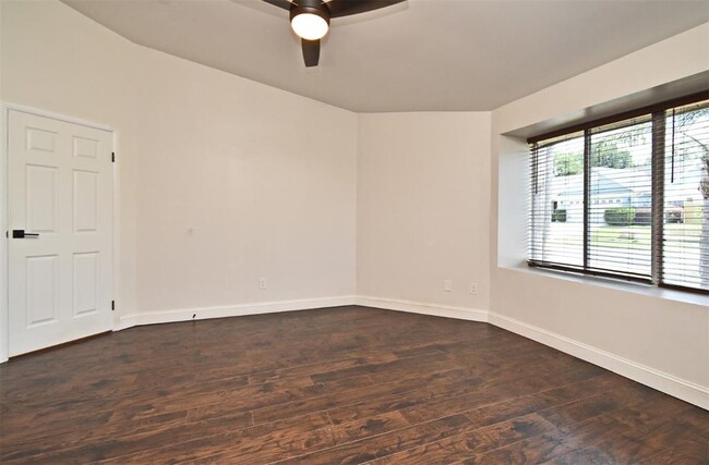 Building Photo - 1242 Ravida Woods Dr