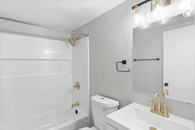 2x2 Renovated Bathroom - Mariemont Woods