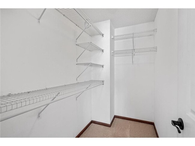 Building Photo - Awesome otesgo property for lease, 3 beds 2 baths, updates through-out!