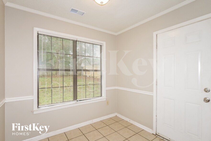 Building Photo - 6715 Valley Bend Dr