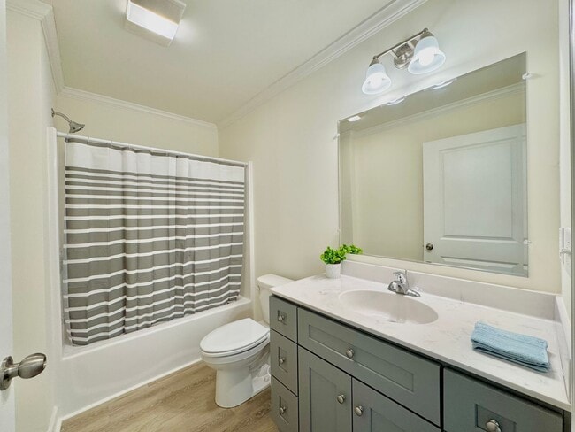 Building Photo - The Home You’ve Been Searching For! *Utili...