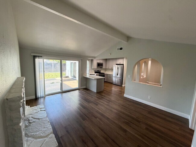 Building Photo - 8267 Moorhaven Way