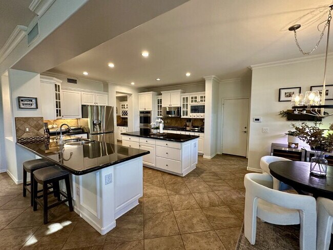 Building Photo - 4307 S Kimberlee Dr