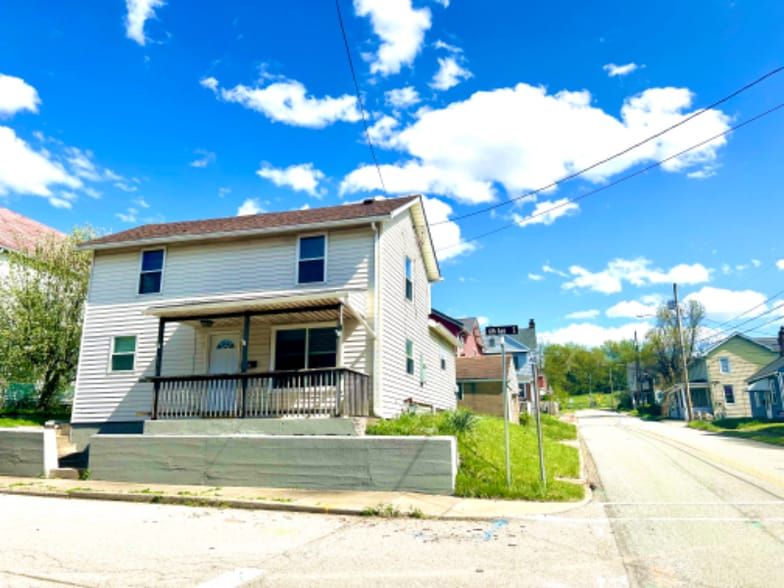 Building Photo - 413 6th Ave