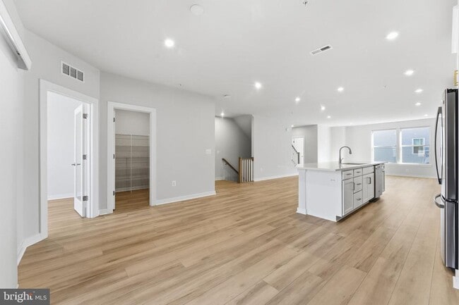 Building Photo - 2136 Glacier Rd