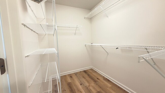 Building Photo - Spacious 3 Bed 2 Bath w/office