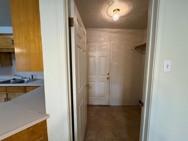 Building Photo - 208 W Blancas Dr