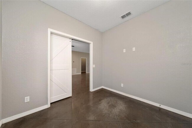 Building Photo - 2893 Whispering Trails Dr