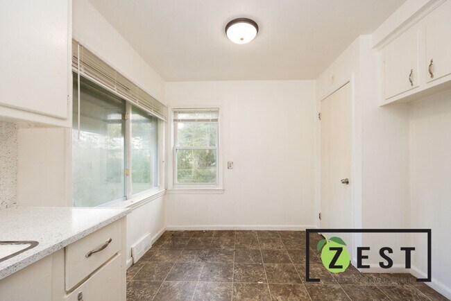 Building Photo - 2 BED 1 BATH SINGLE FAMILY HOME OPEN HOUSE...