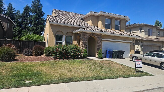 Building Photo - Four Bedroom Home Available!