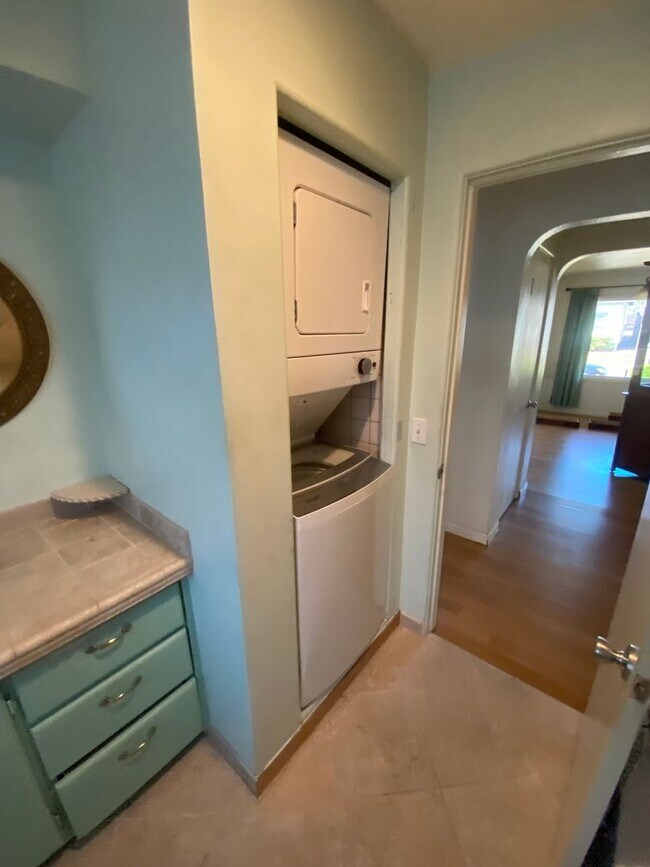 Building Photo - Sheridan Avenue Duplex
