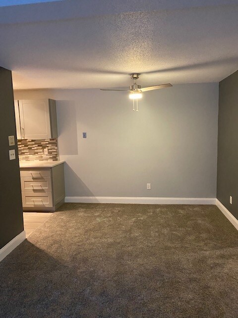 Building Photo - 7 Village Hill Ln