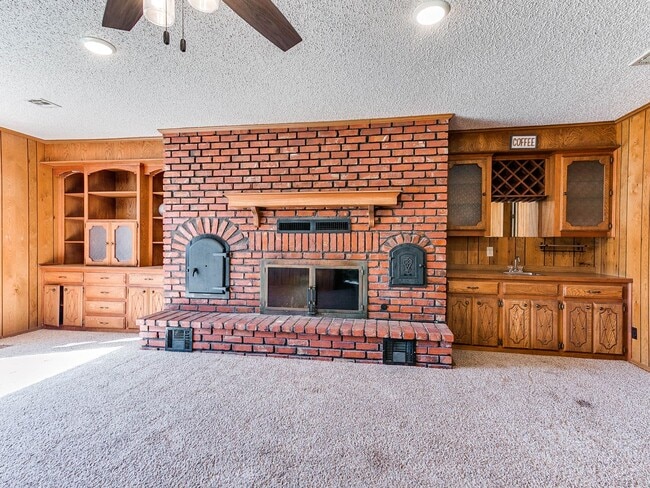 Building Photo - Beautiful 3 bed 2.5 bath home in the Country