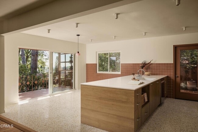 Building Photo - 6002 Springvale Dr