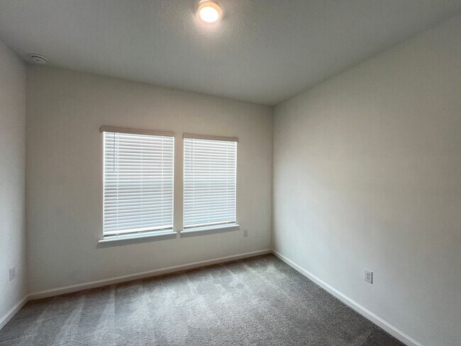 Building Photo - Awesome 3 BD/2BA Home in Beautiful Ocala!!!