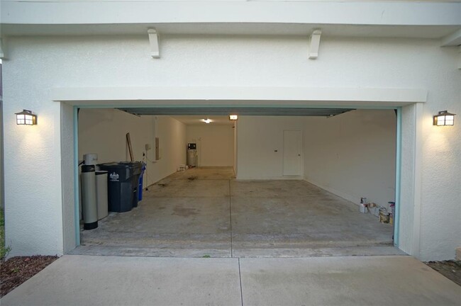 Building Photo - 11061 Little Blue Heron Dr